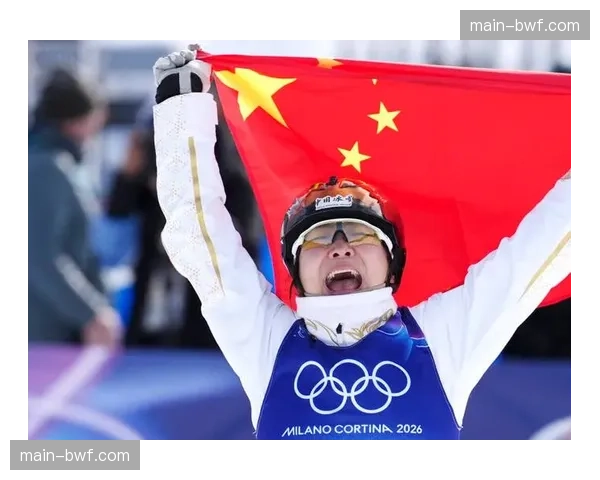 米兰冬奥会自由式滑雪女子空中技巧预赛：中国四将徐梦桃、孔凡钰、邵琪、陈梅婷晋级决赛