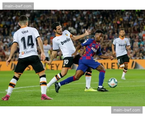 专访朗斯前锋瓦希：在福法纳身边踢球，让我更懂得利用肋部空当